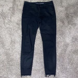 Black Jeggings w a hint of shine!